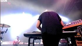 皮囊 4 effy 背景音乐